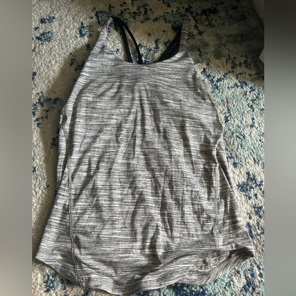 Lululemon tank w/bra built in. Sz 4.